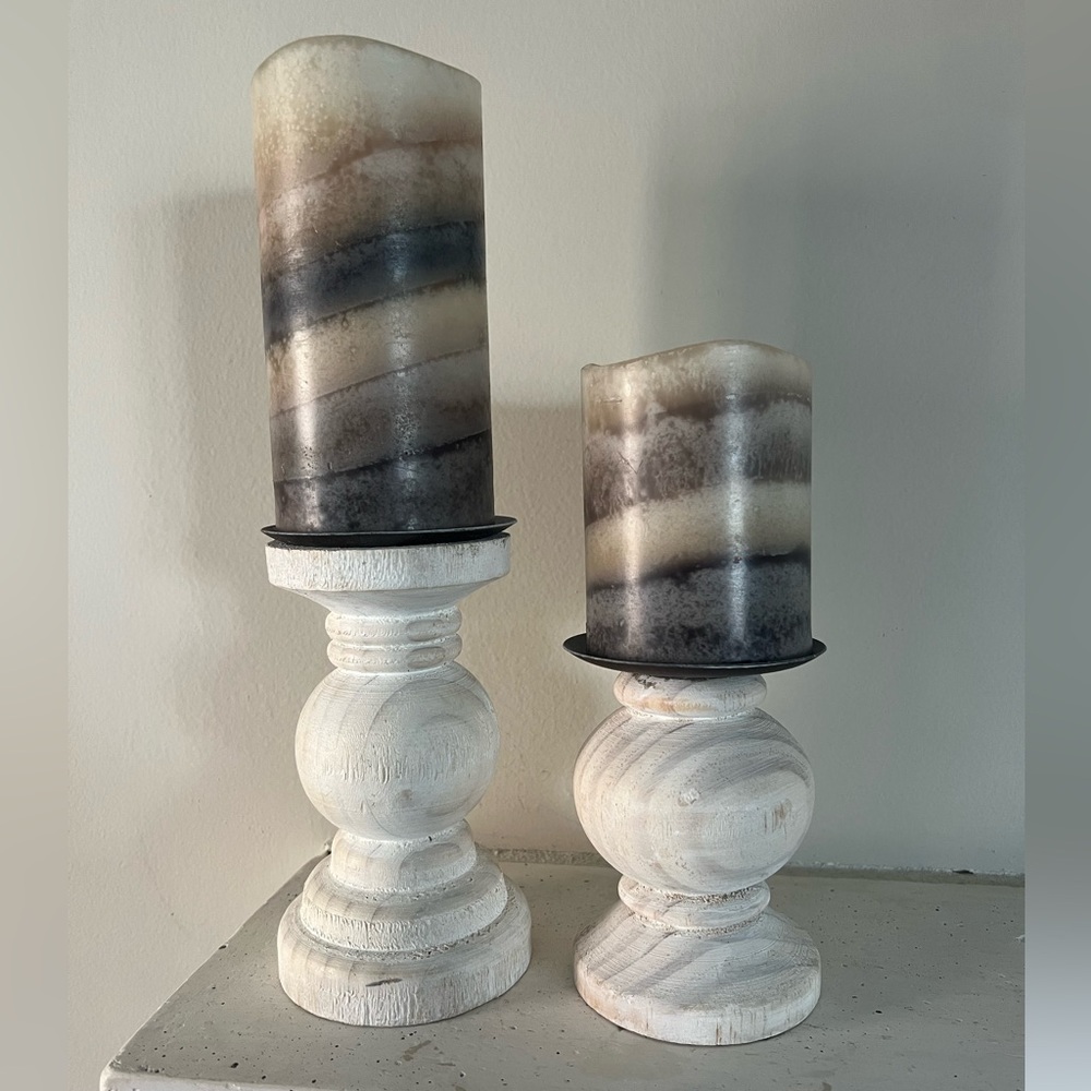 Set of 2 Flameless Candles and Holders